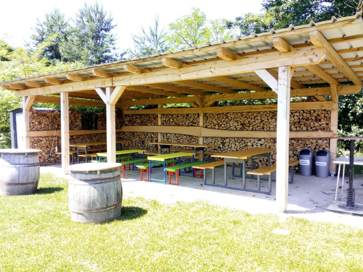 Camping @ Nogometni Golf Ljubljana Ξενοδοχείο Εξωτερικό φωτογραφία