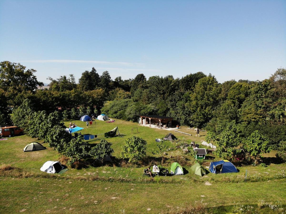 Camping @ Nogometni Golf Ljubljana Ξενοδοχείο Εξωτερικό φωτογραφία