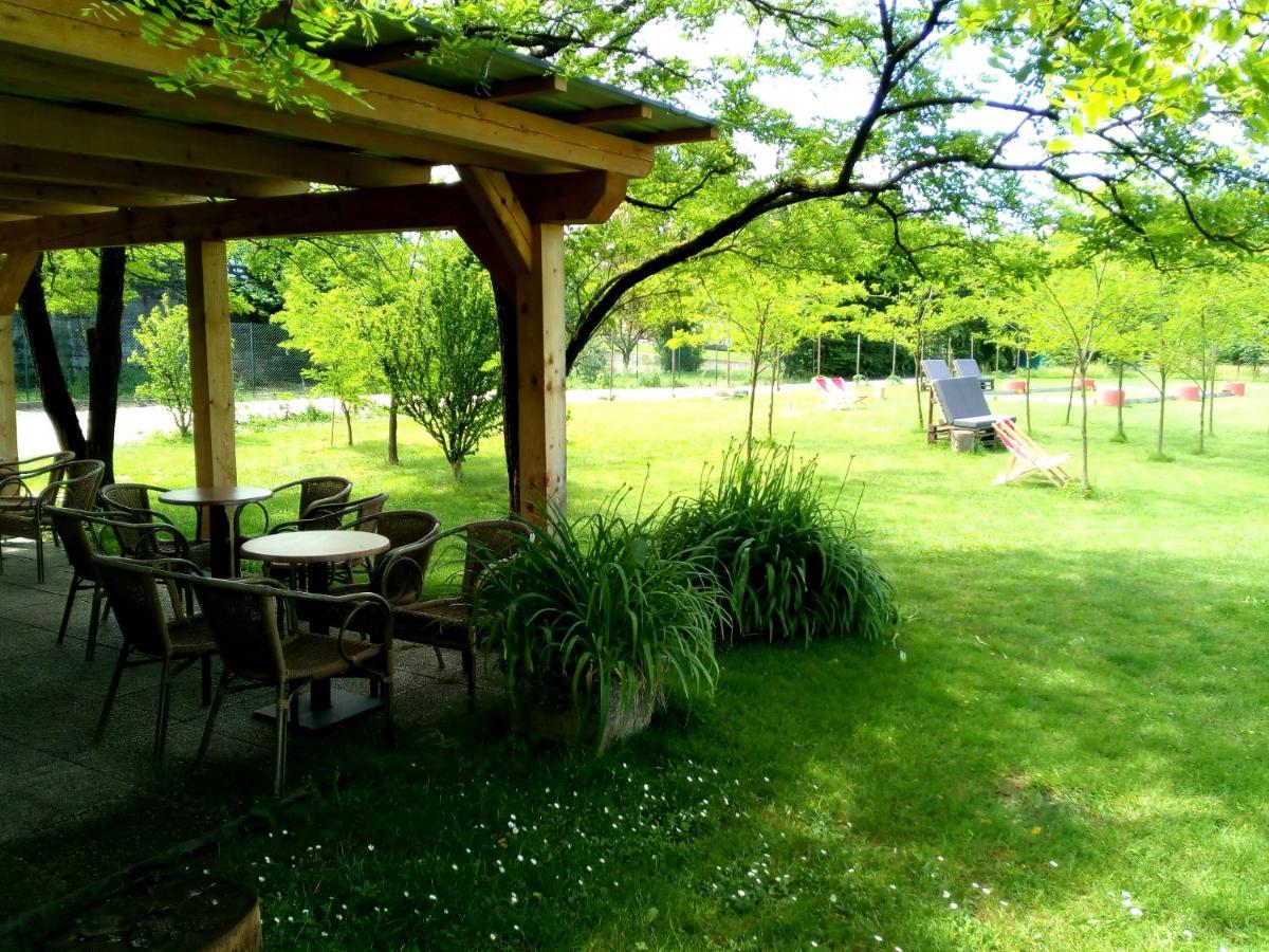 Camping @ Nogometni Golf Ljubljana Ξενοδοχείο Εξωτερικό φωτογραφία