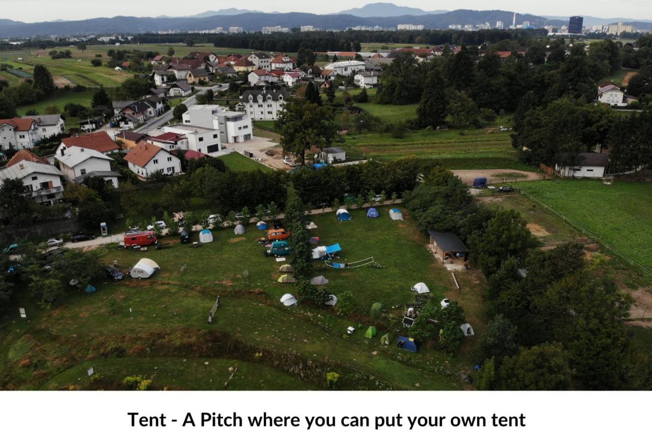 Camping @ Nogometni Golf Ljubljana Ξενοδοχείο Εξωτερικό φωτογραφία