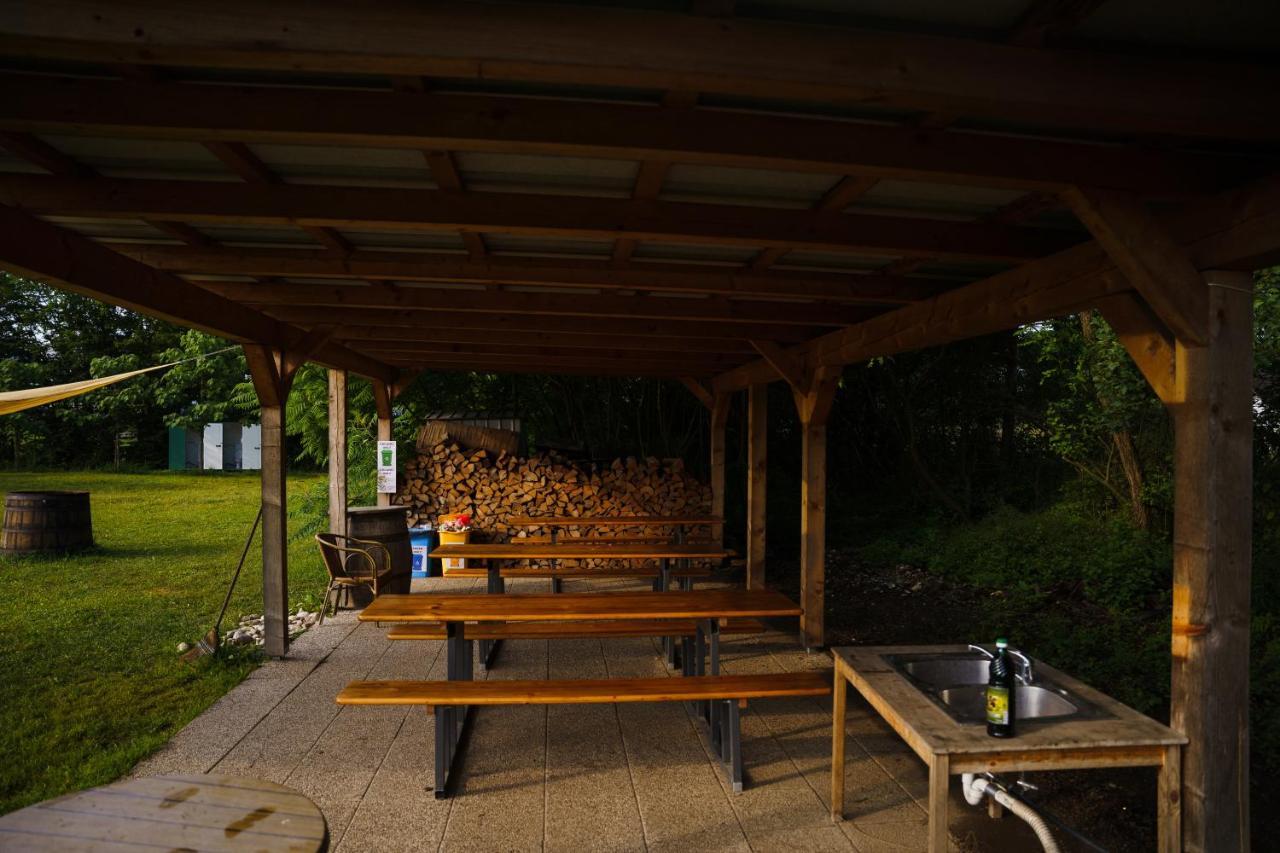 Camping @ Nogometni Golf Ljubljana Ξενοδοχείο Εξωτερικό φωτογραφία